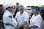 Markus Winkelhock mit Martina und Roland Arnold (CEO Schaeffler Paravan) Foto: Alex Trienitz
