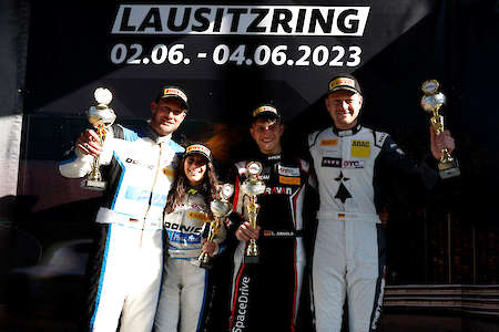 Jubel bei W&S Motorsport über GTC Race-Gesamtpodium auf dem Lausitzring